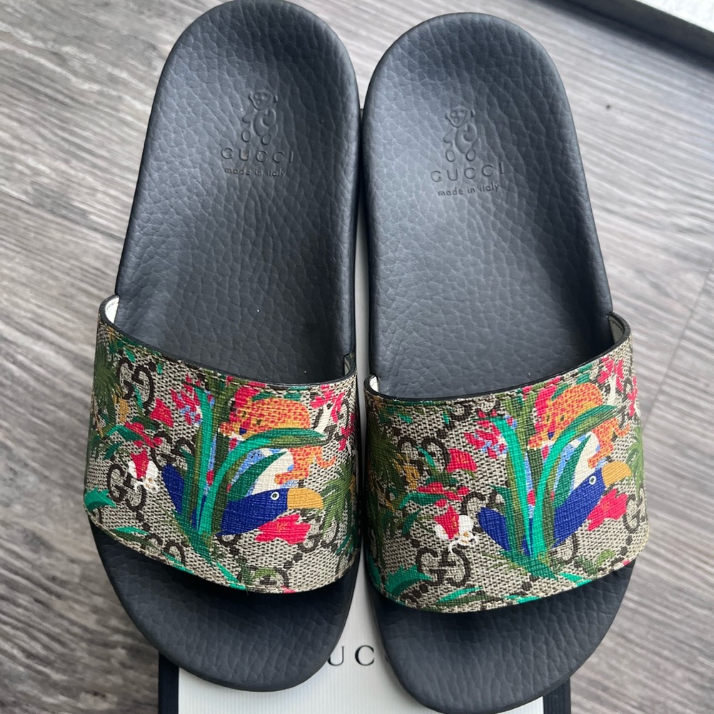 Boys Gucci sandals
